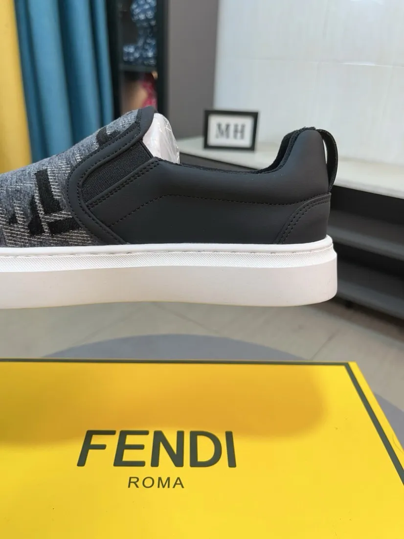 Men's shoes 💰400🌸🌸【FENDI】(velvet lining and leather lining are preferred when ordering) F's new product is on the market, imported concave and convex surface waterproof cloth, classic rhombus pattern F's craftsmanship, high-end and classy, ​​comfortable on the feet, versatile to wear, full of three-dimensional sense, 3 colors available, size: 38-44 (37.45, can be customized, cannot be returned)